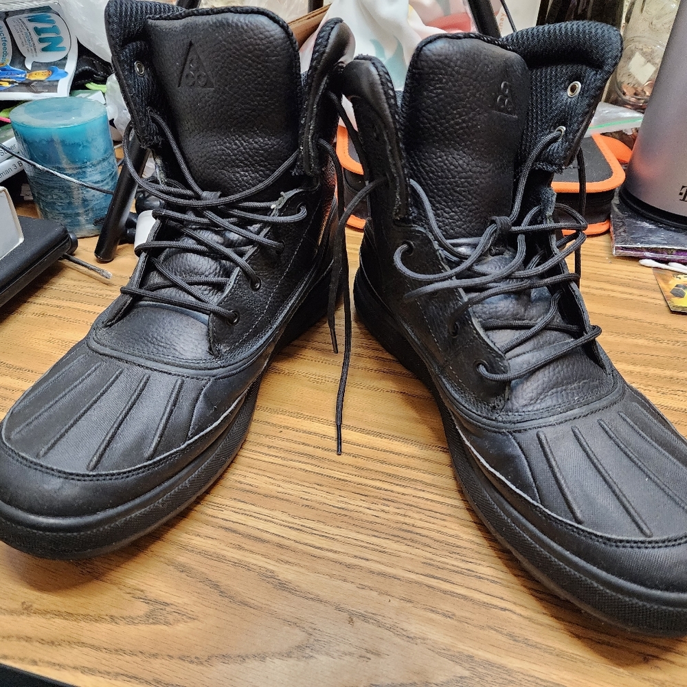 Women's Nike Duck Boots